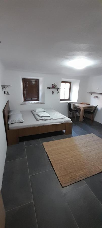 שקופיה-לוקה Apartment Slovan מראה חיצוני תמונה